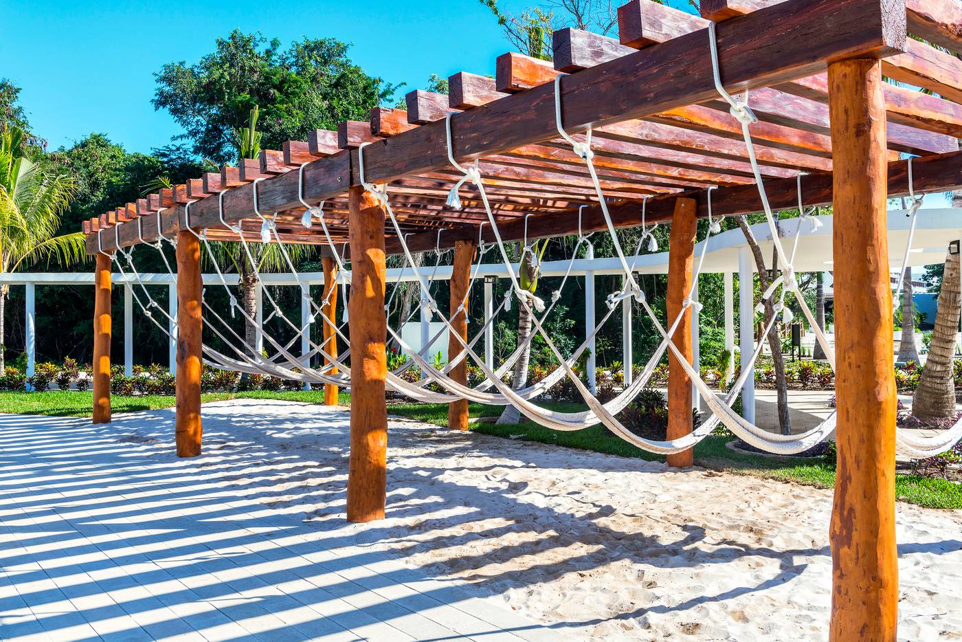 Ocean-Riviera-Paradise-El-Beso---Adults-Only-Beach-69