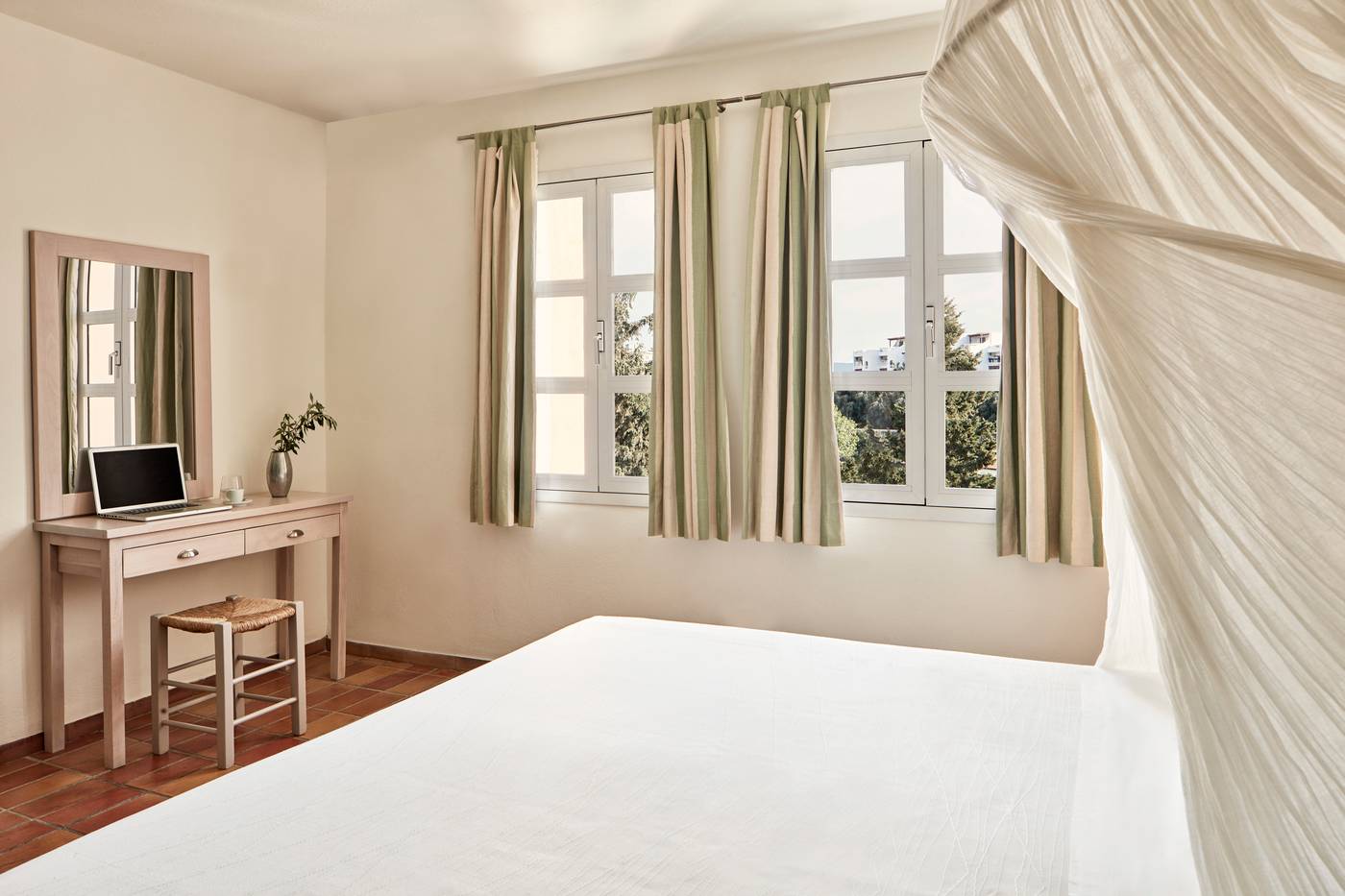 Candia-Park-Village-Room-26