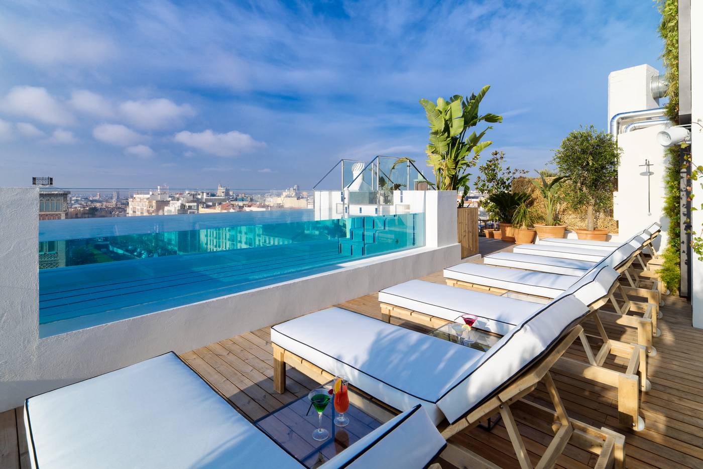 H10-Puerta-de-Alcala-Pool-47