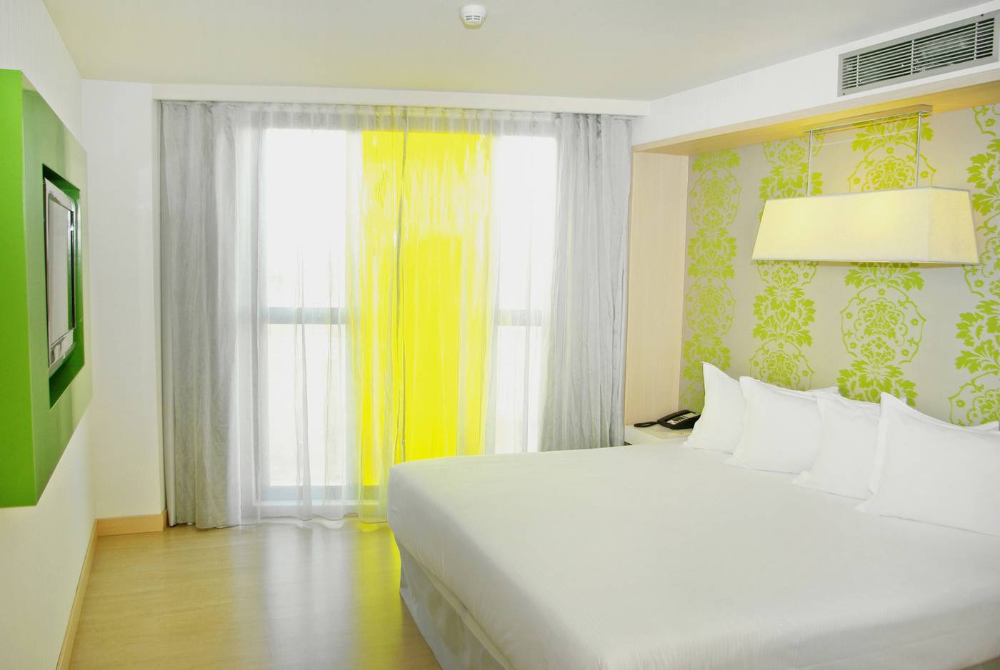 Doubletree-By-Hilton-Girona-Room-22