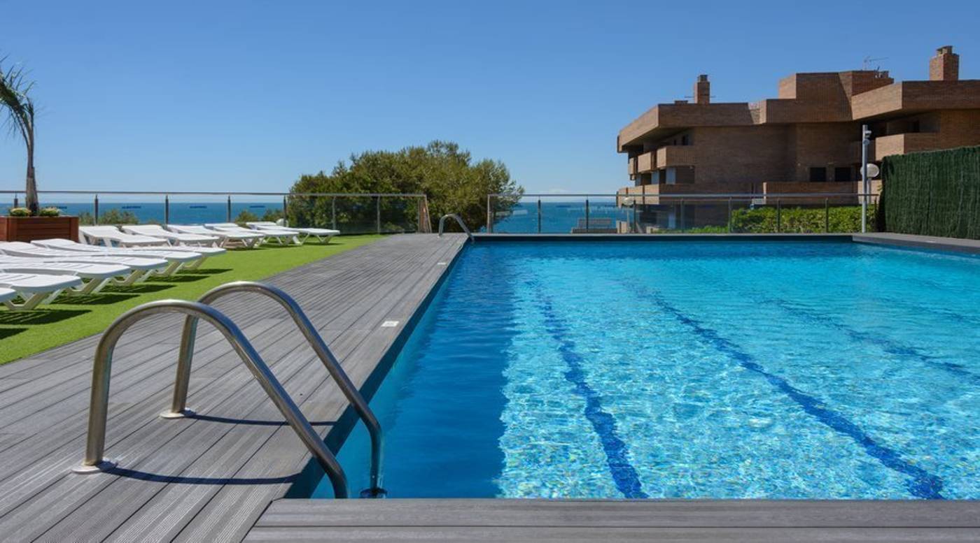 Albatros-Family-Pool-5