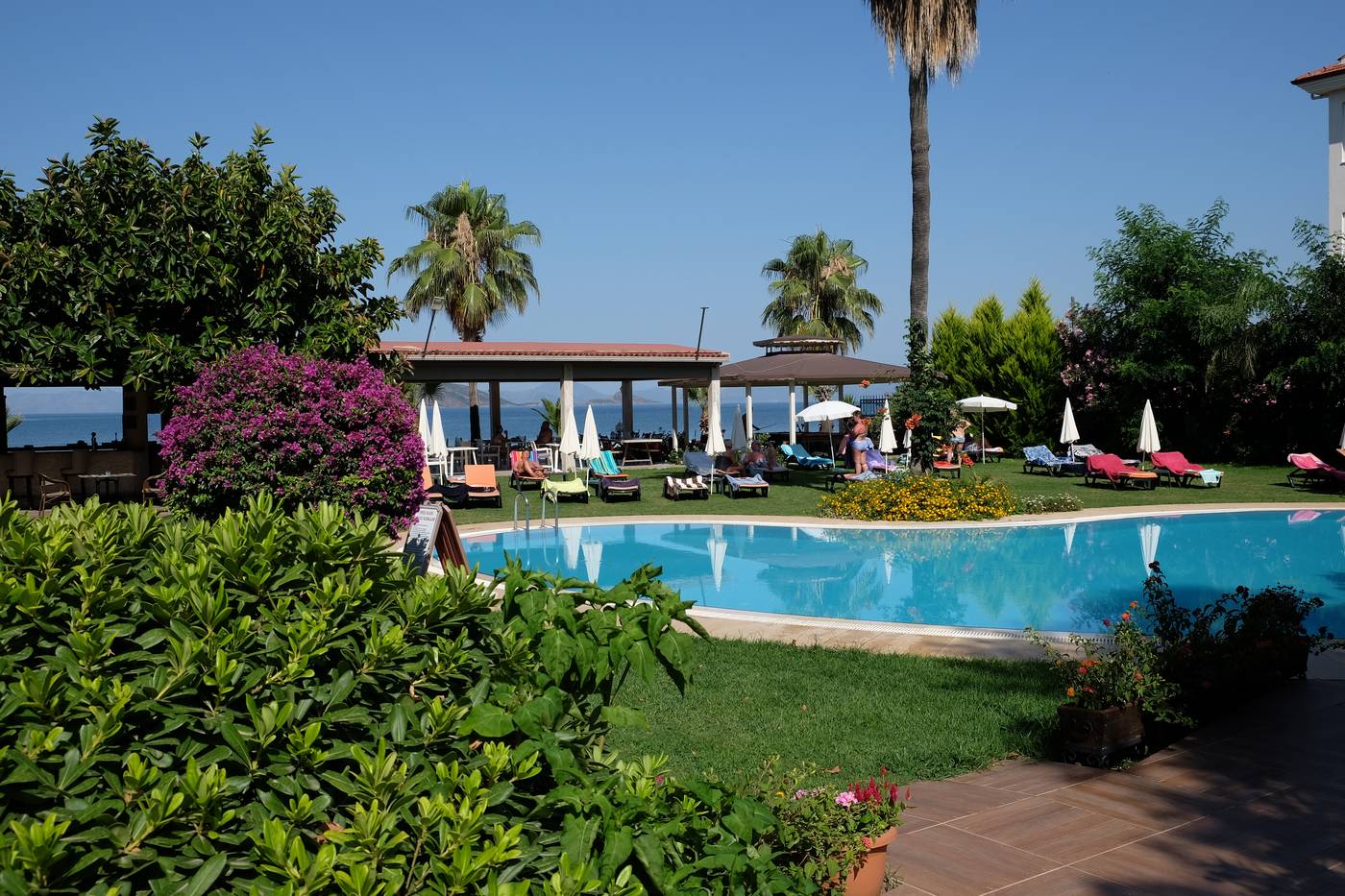 Mutlu-Beach-Pool-6