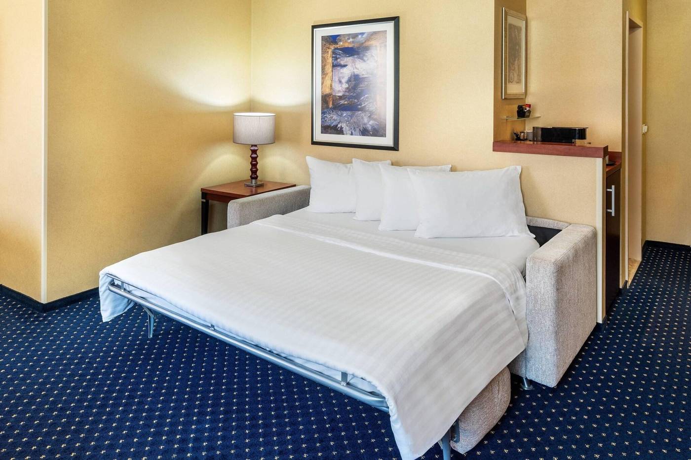 Courtyard-Prague-City-Room-21