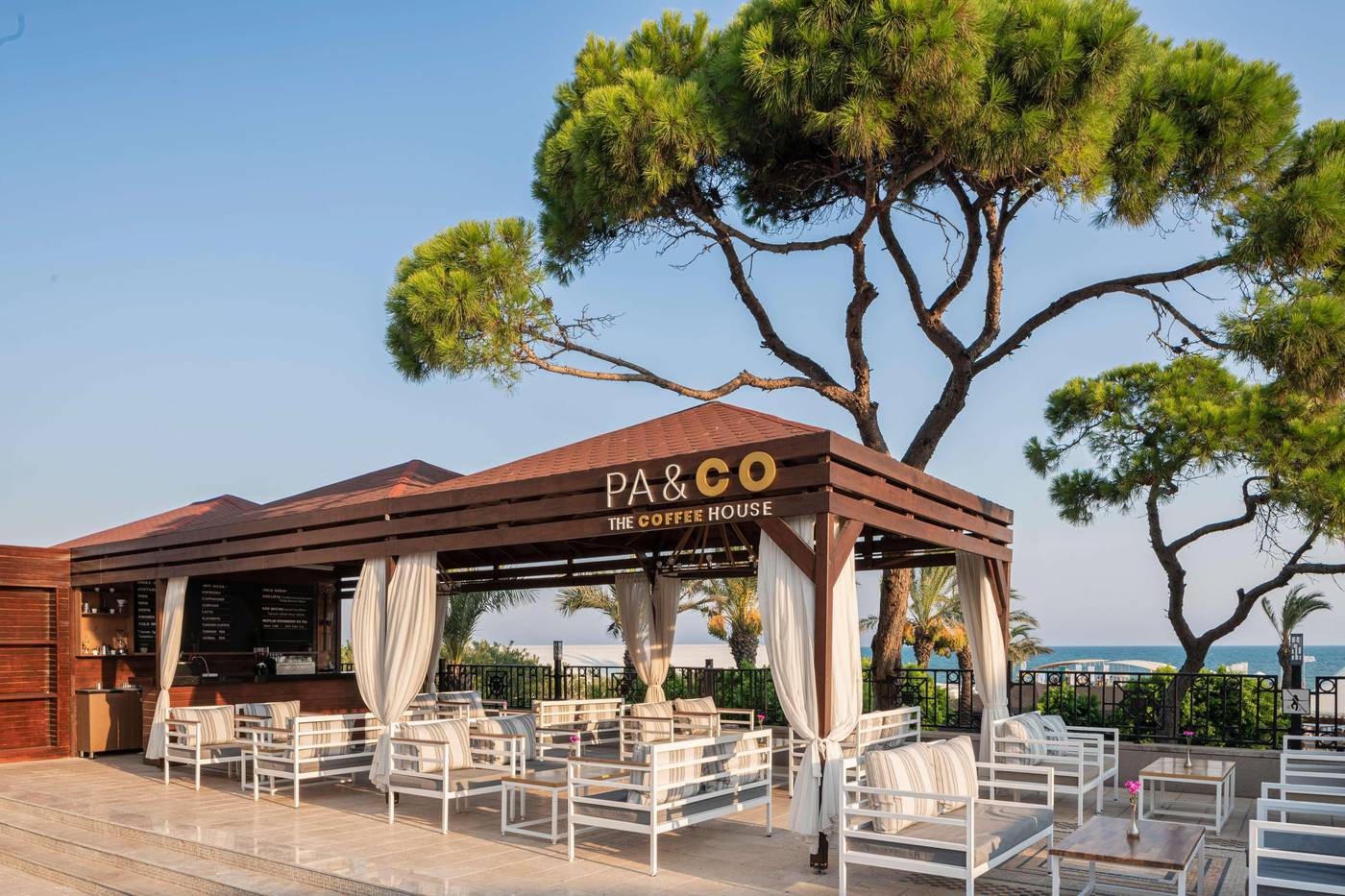 Papillon-Ayscha-Hotel-Bar-18