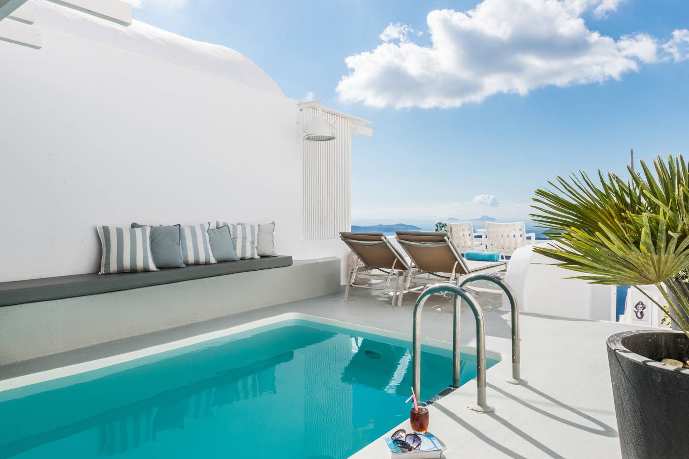 On-The-Rocks-Hotel-Room-3