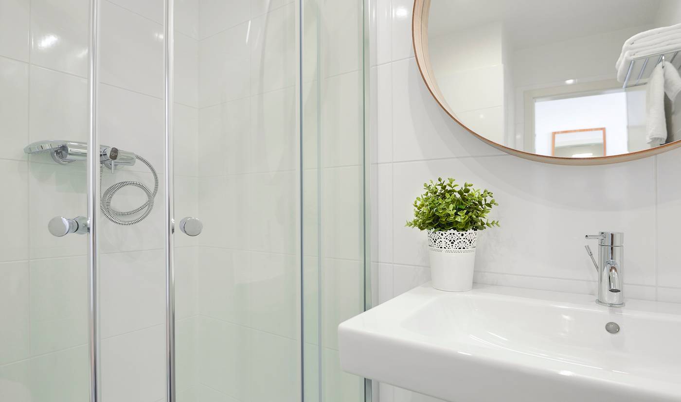 Hotel-Garden-Court-Room-37