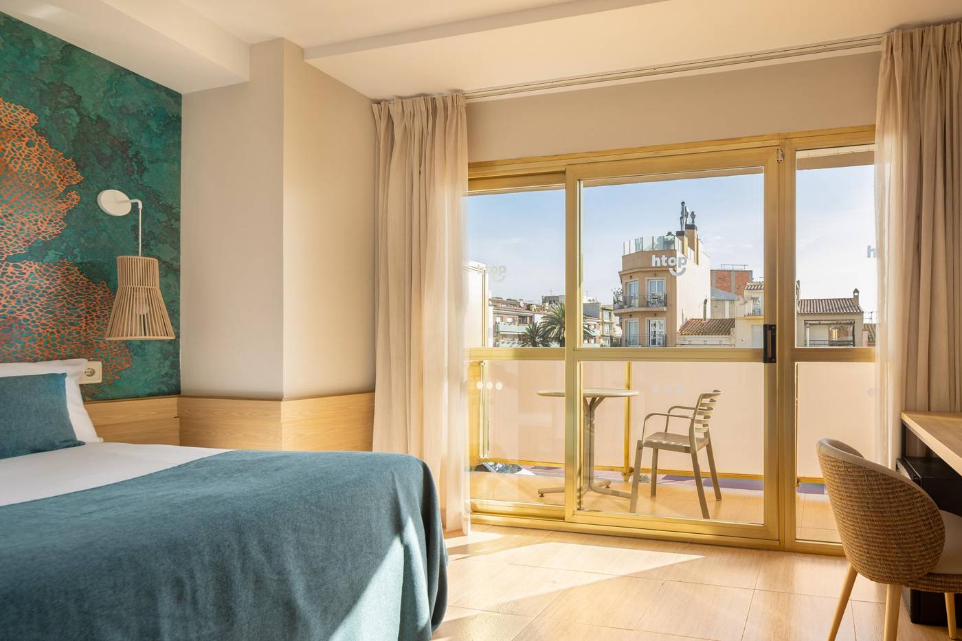 H-TOP-Amaika-Room-12