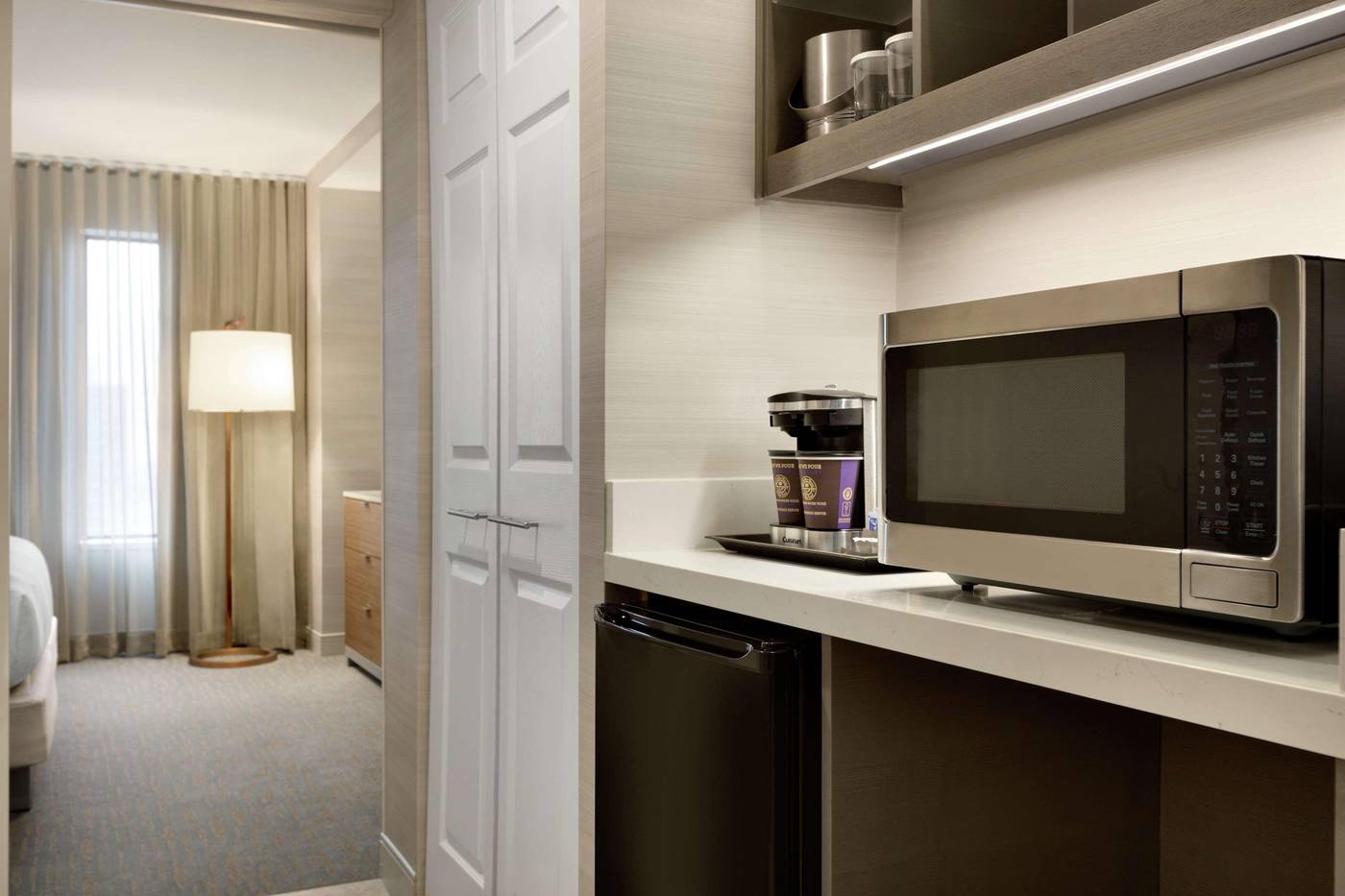 DoubleTree-Suites-by-Hilton-Hotel-Boston-Cambridge-Room-11