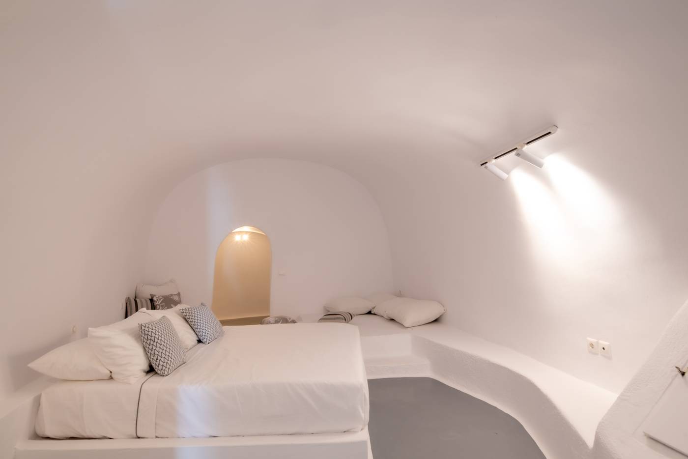 Heaven-s-Edge-Room-17