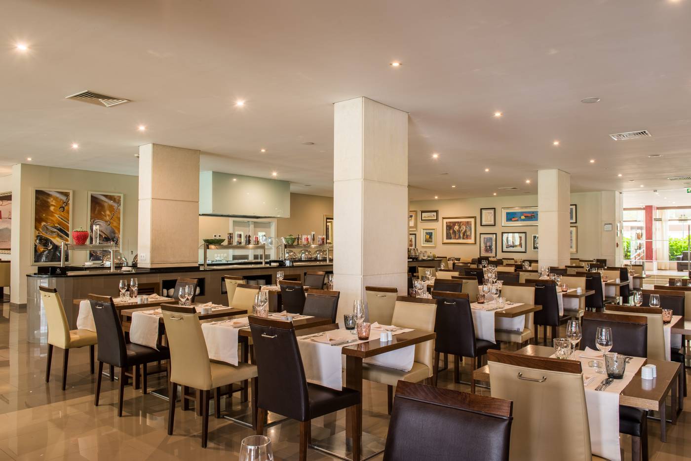 Vila-Gale-Village-Cascais-Restaurant-31