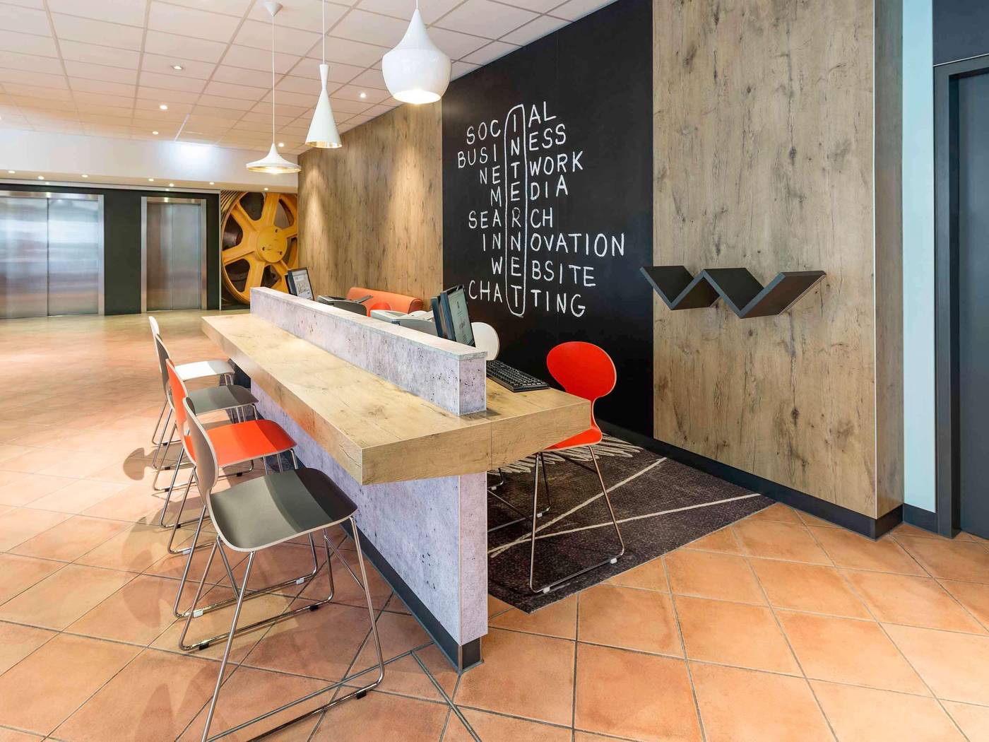 ibis-Muenchen-Parkstadt-Schwabing-Sports-and-Entertainment-8