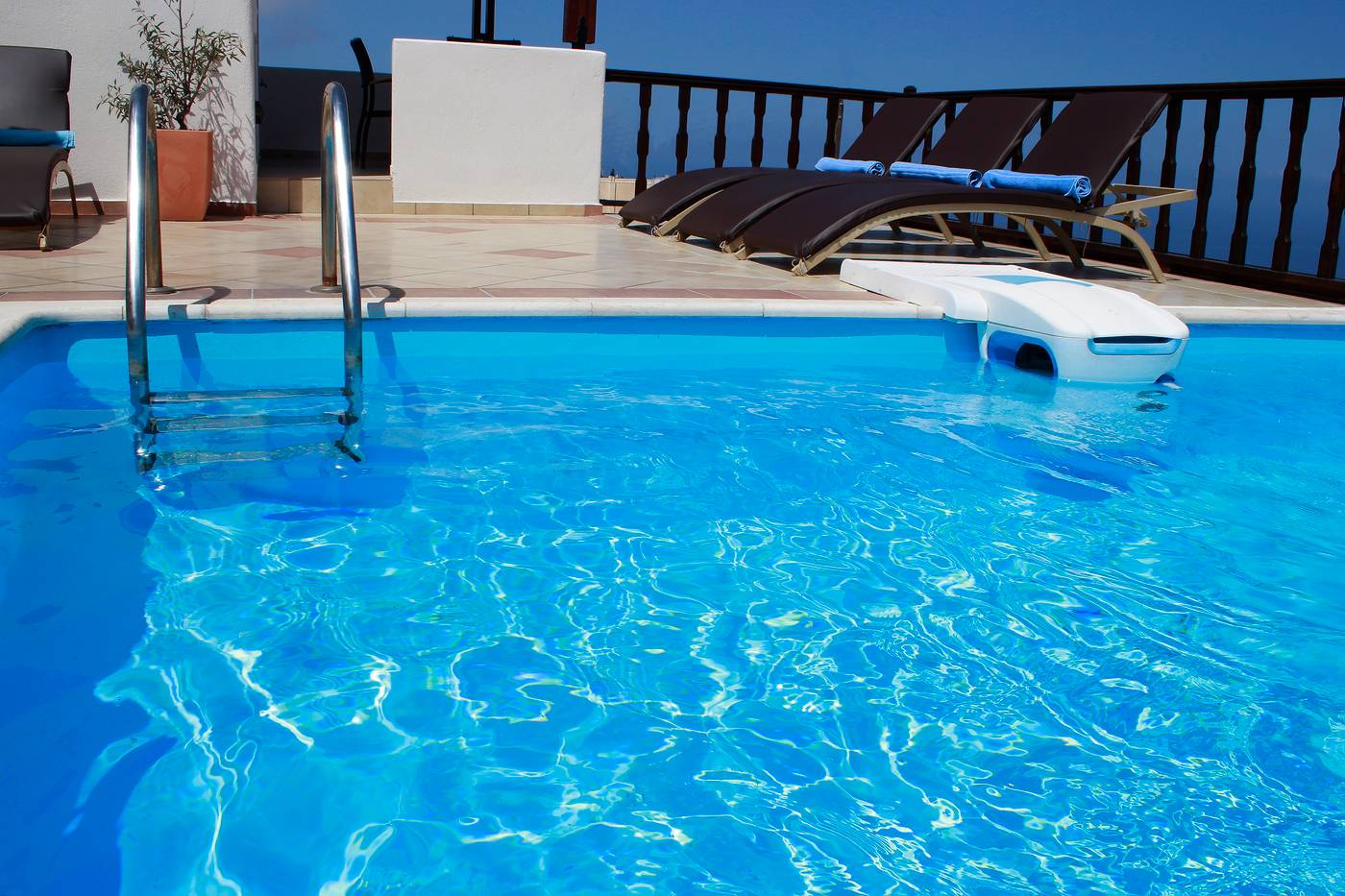 Amerisa-Suites-Pool-2