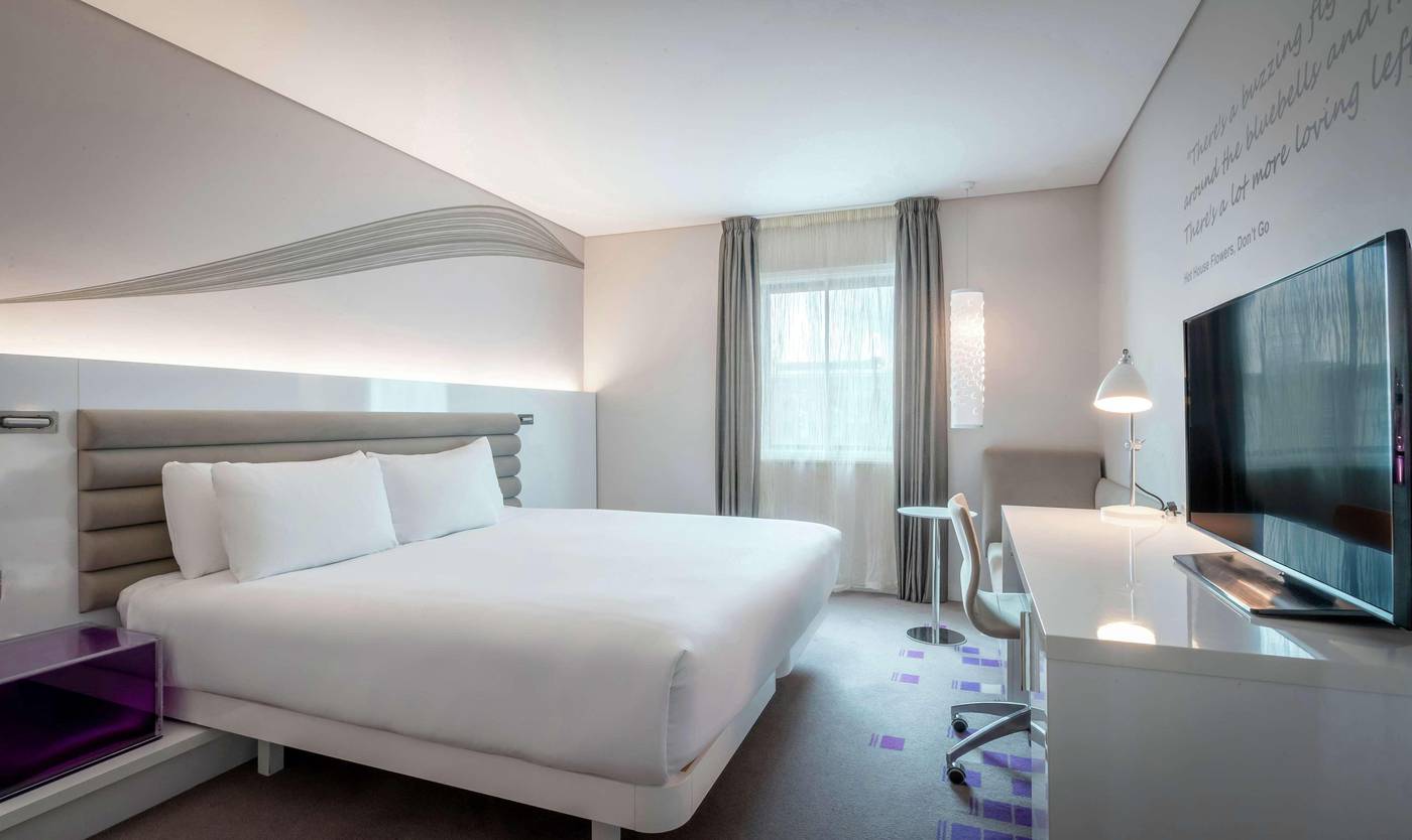 The-Morrison-Dublin--Curio-Collection-by-Hilton-Room-48