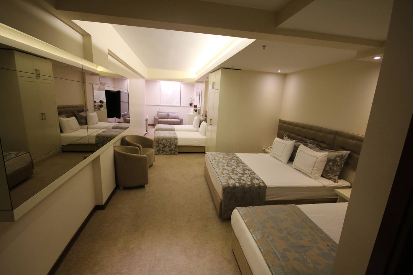 Grand-Washington-Hotel-Room-33