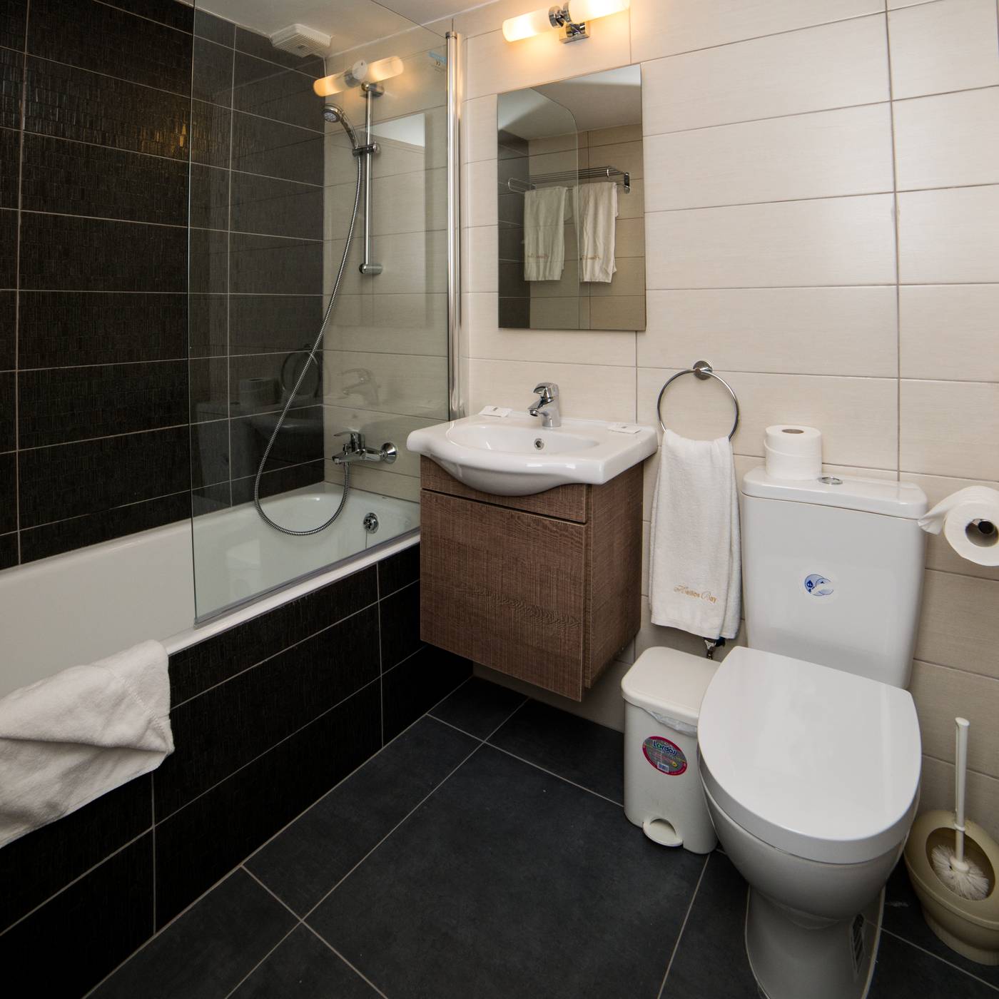 Helios-Bay-Room-43