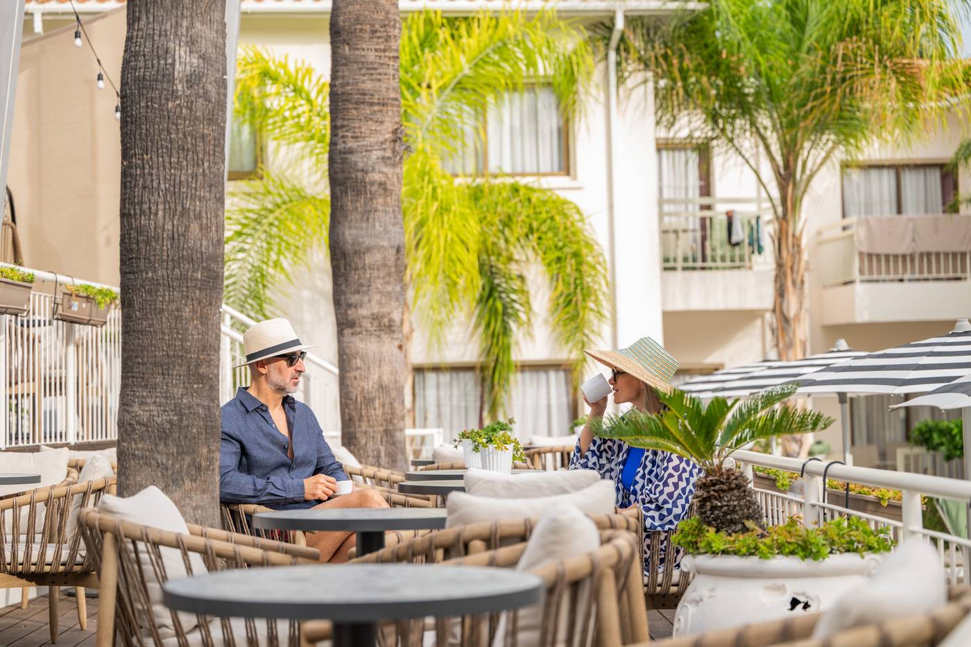 King-Jason-Paphos---Designed-for-Adults-Only-Bar-19