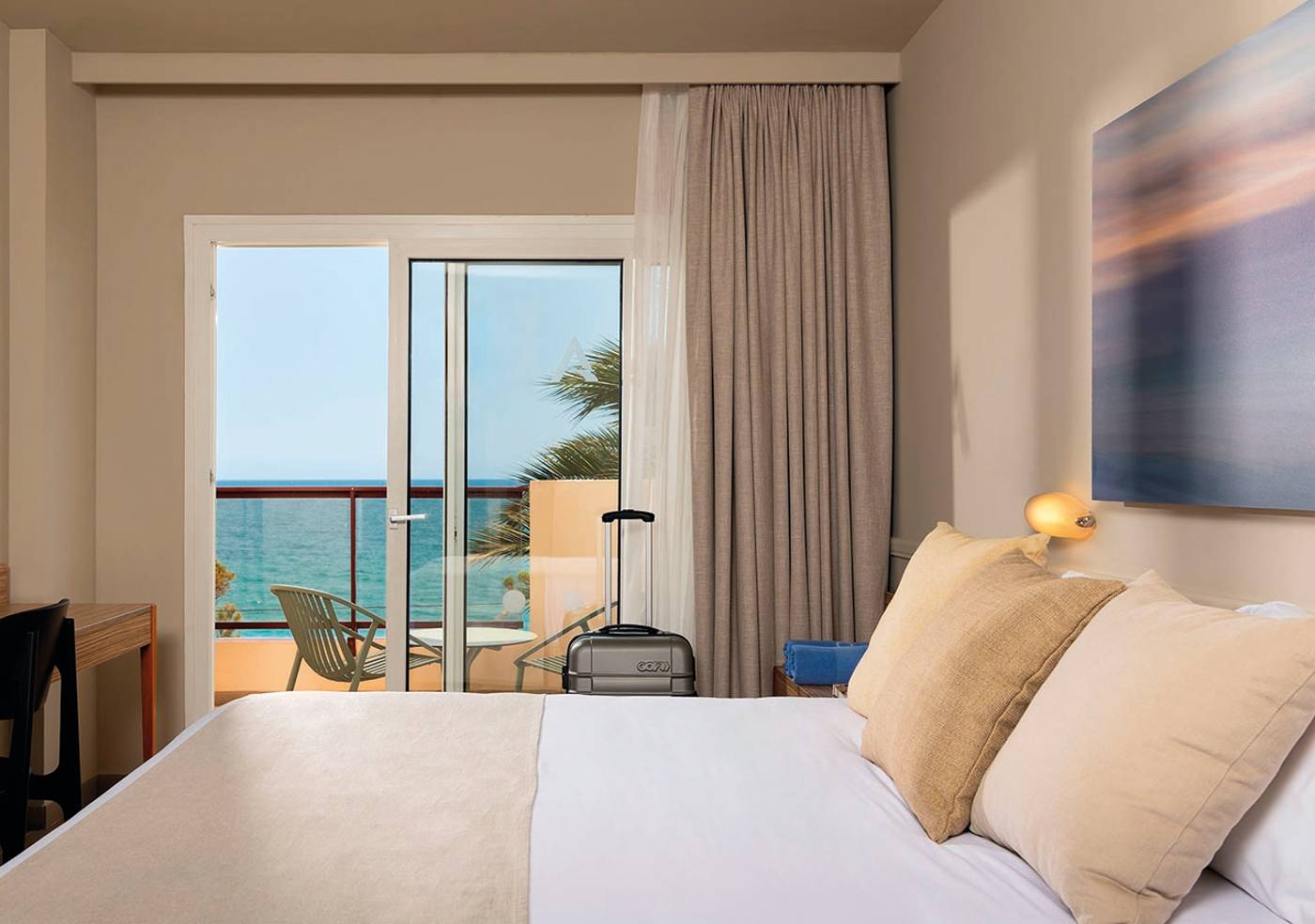 Aqua-Hotel-Promenade-Room-22