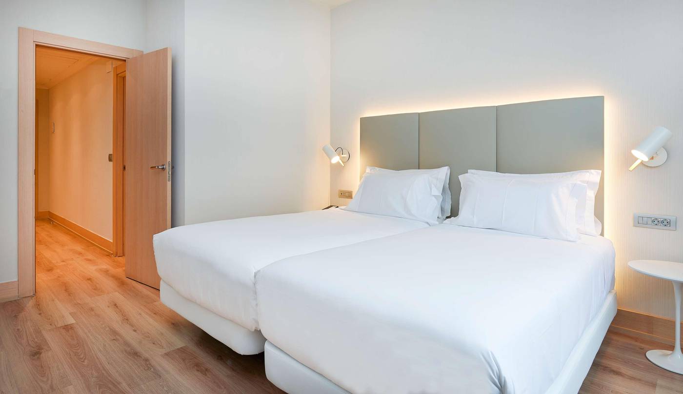 NH Bilbao Deusto-Spain-BILBAO-Room-7