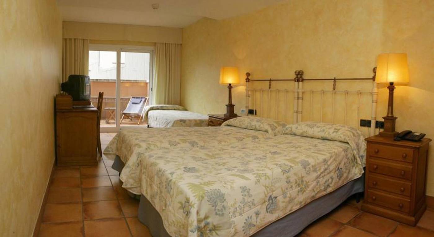 URH-Vila-de-Tossa-Room-8