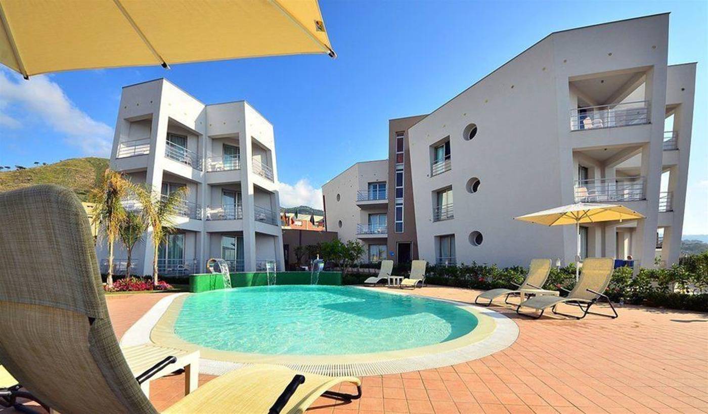 Astro-Suite-Hotel-Pool-2