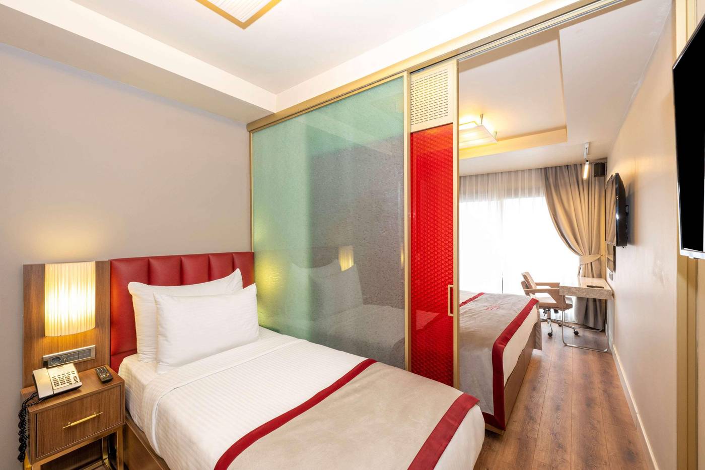 Ramada-by-Wyndham-Istanbul-Pera-Room-42