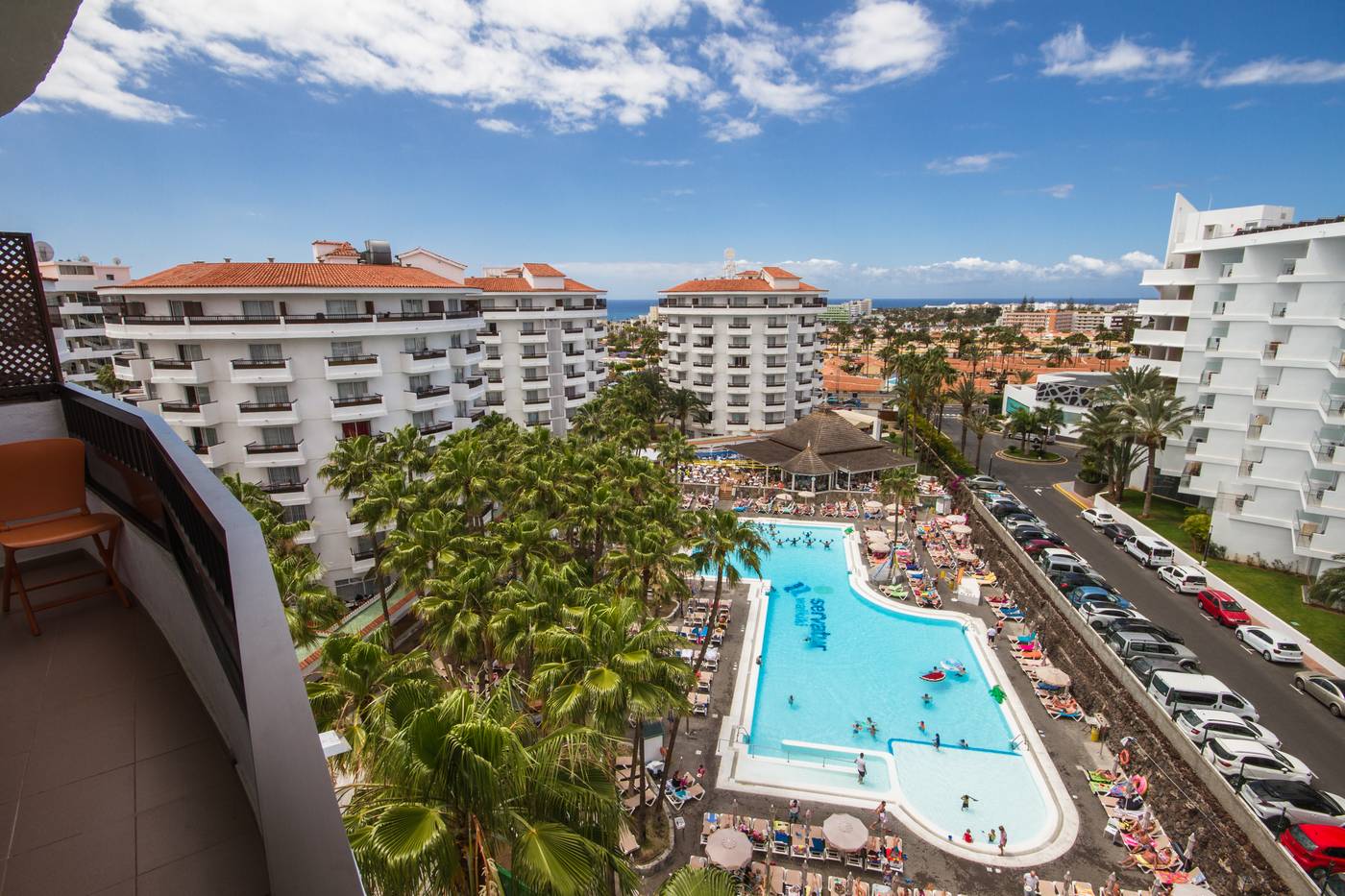 Servatur-Waikiki-Room-2