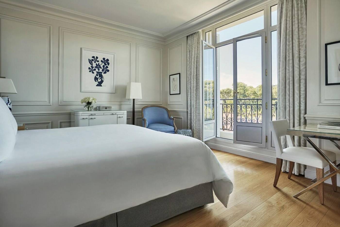 Grand-Hotel-du-Cap-Ferrat--A-Four-Seasons-Hotel-Room-42