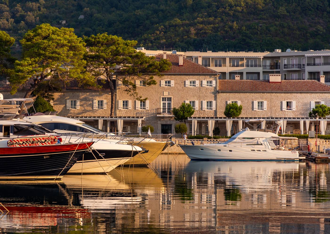 Lazure-Hotel---Marina-General-view-14
