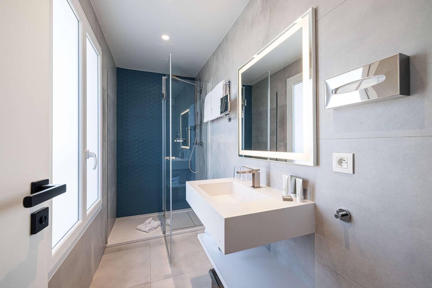 Apollinaire-Nice-Room-17