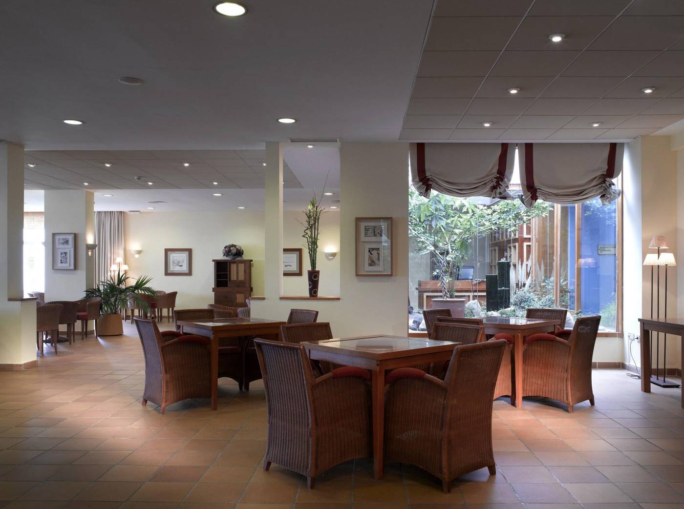 Parador-de-Benicarlo-Lobby-54