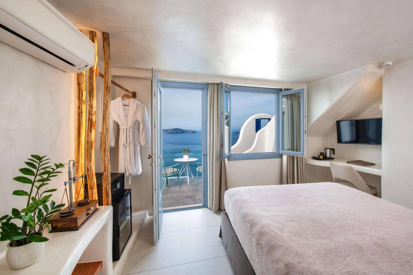 Athina-Repose-Suites-Room-36