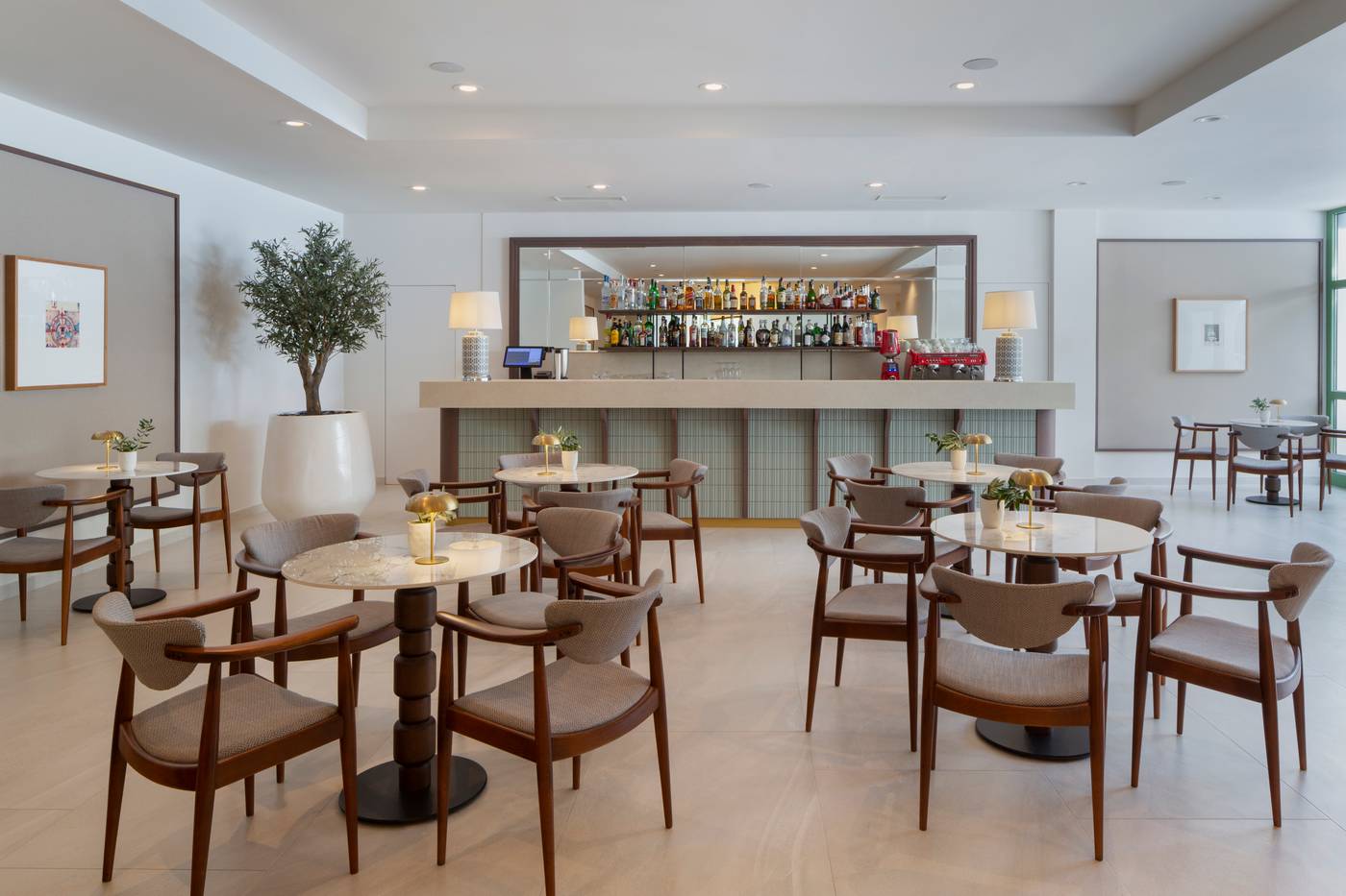 Bluesun-Hotel-Marina-Bar-30