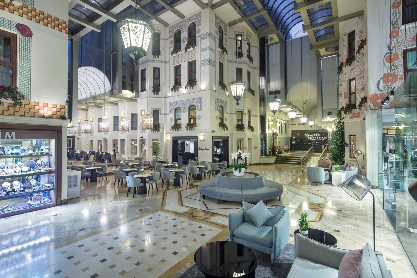 Crowne-Plaza-Istanbul---Old-City-Lobby-14