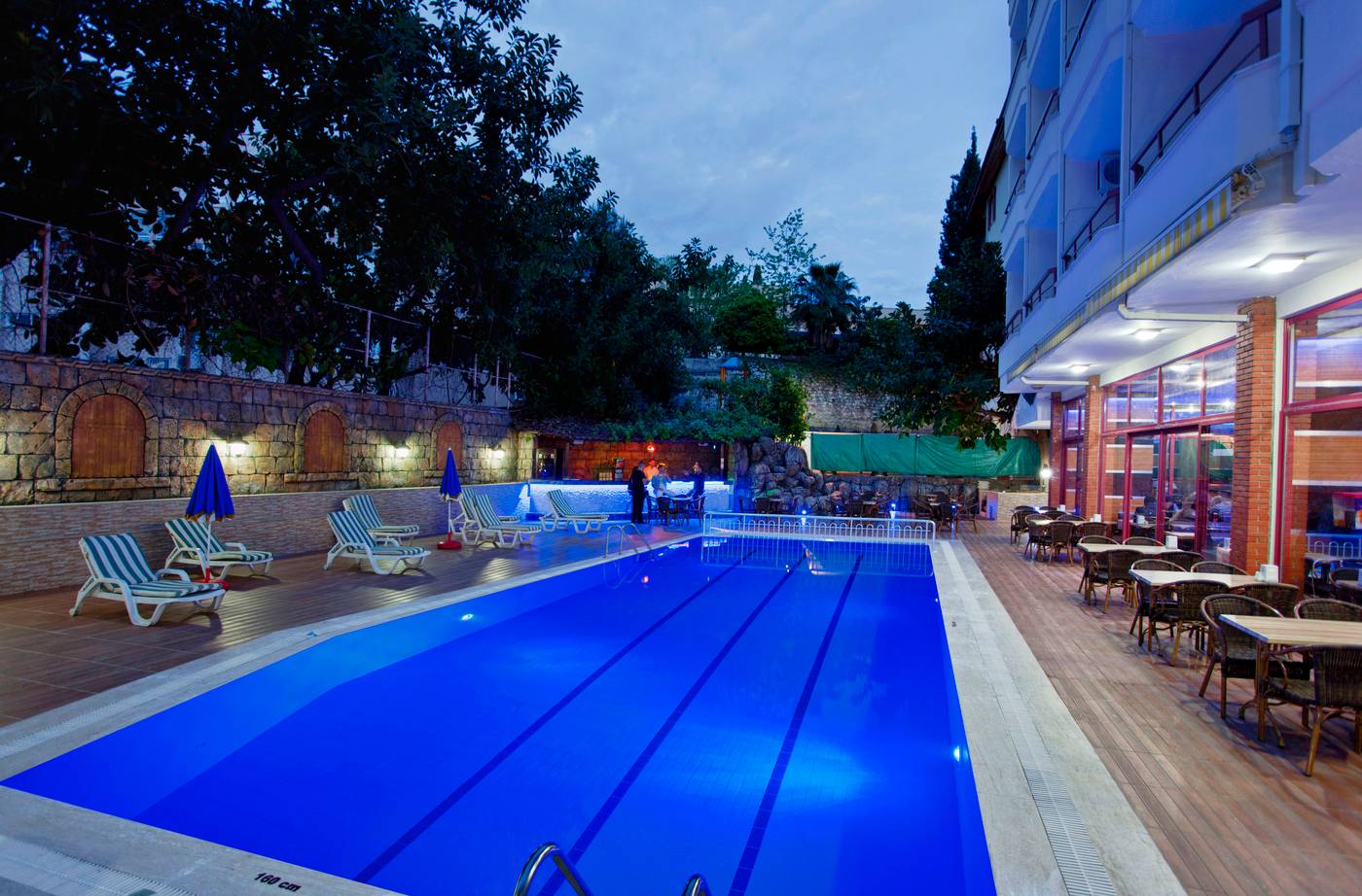 Diamore-Hotel-Pool-2