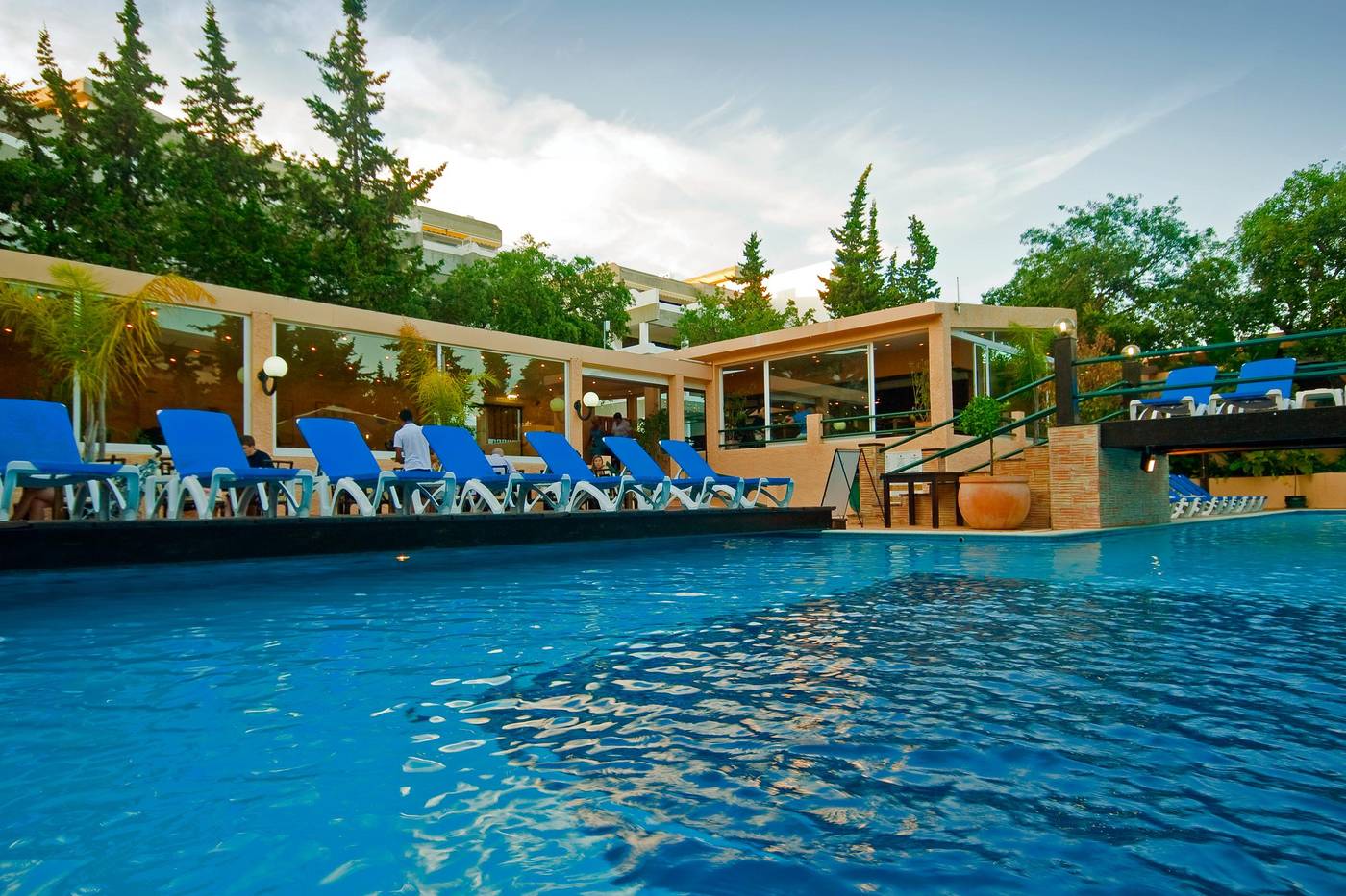 Apartamentos-da-Balaia-Pool-3