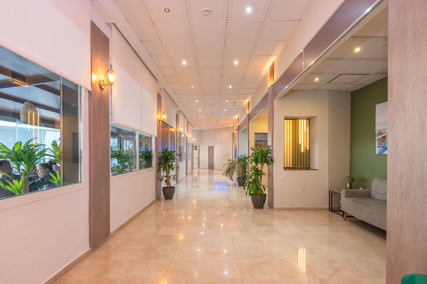 Parasol-Garden-Lobby-65