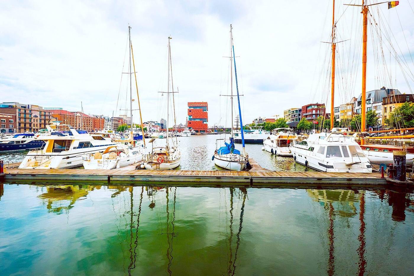 U Eat & Sleep Antwerp-Belgium-Antwerp-General view-1