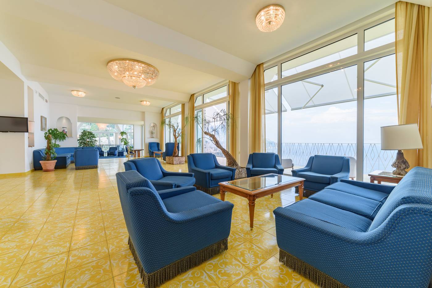 Grand-Hotel-Excelsior-Lobby-17