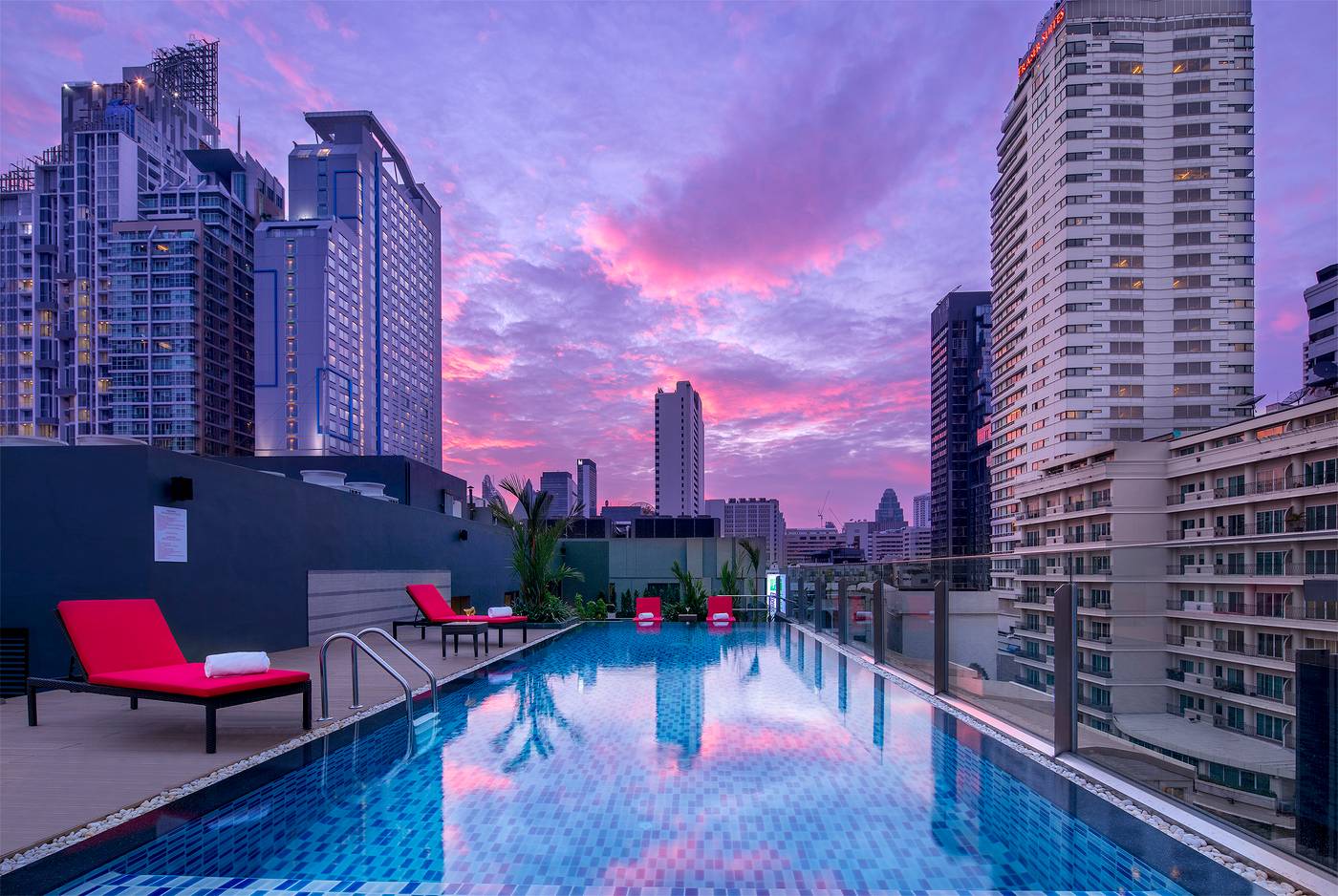 Travelodge-Sukhumvit-11-Pool-3