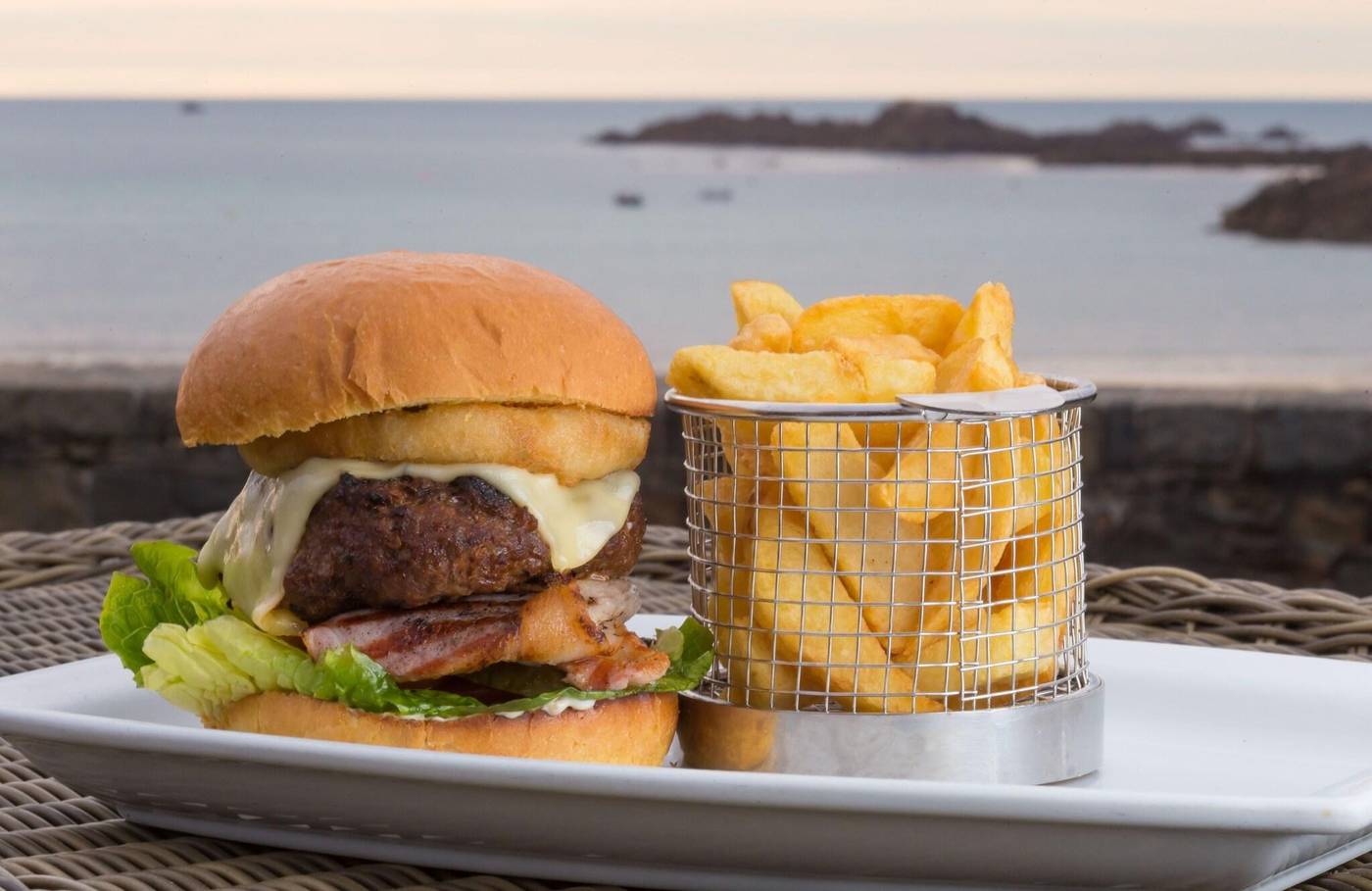 Cobo-Bay-Hotel-Restaurant-24