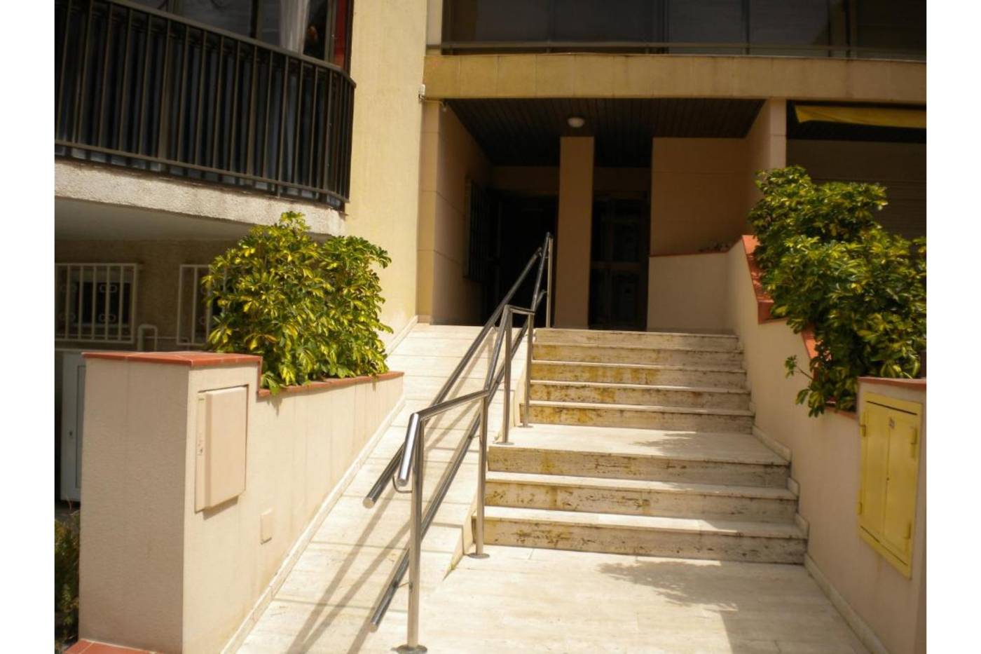 Costa-Verde-Apartments-Lobby-10