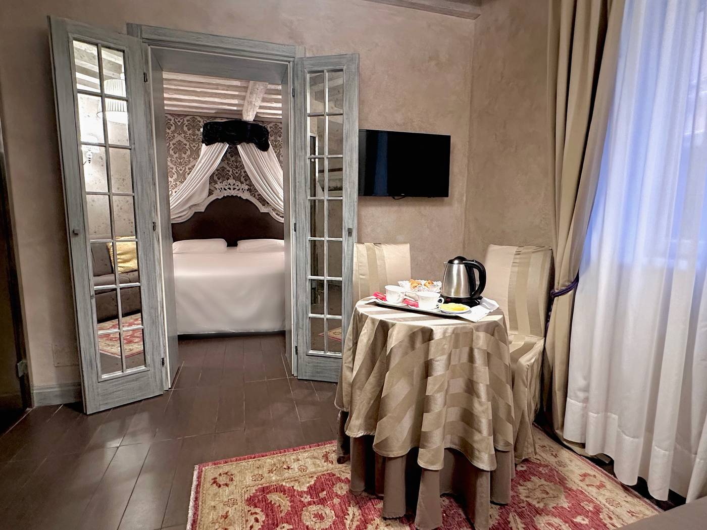 Hotel-Antiche-Figure-Room-37
