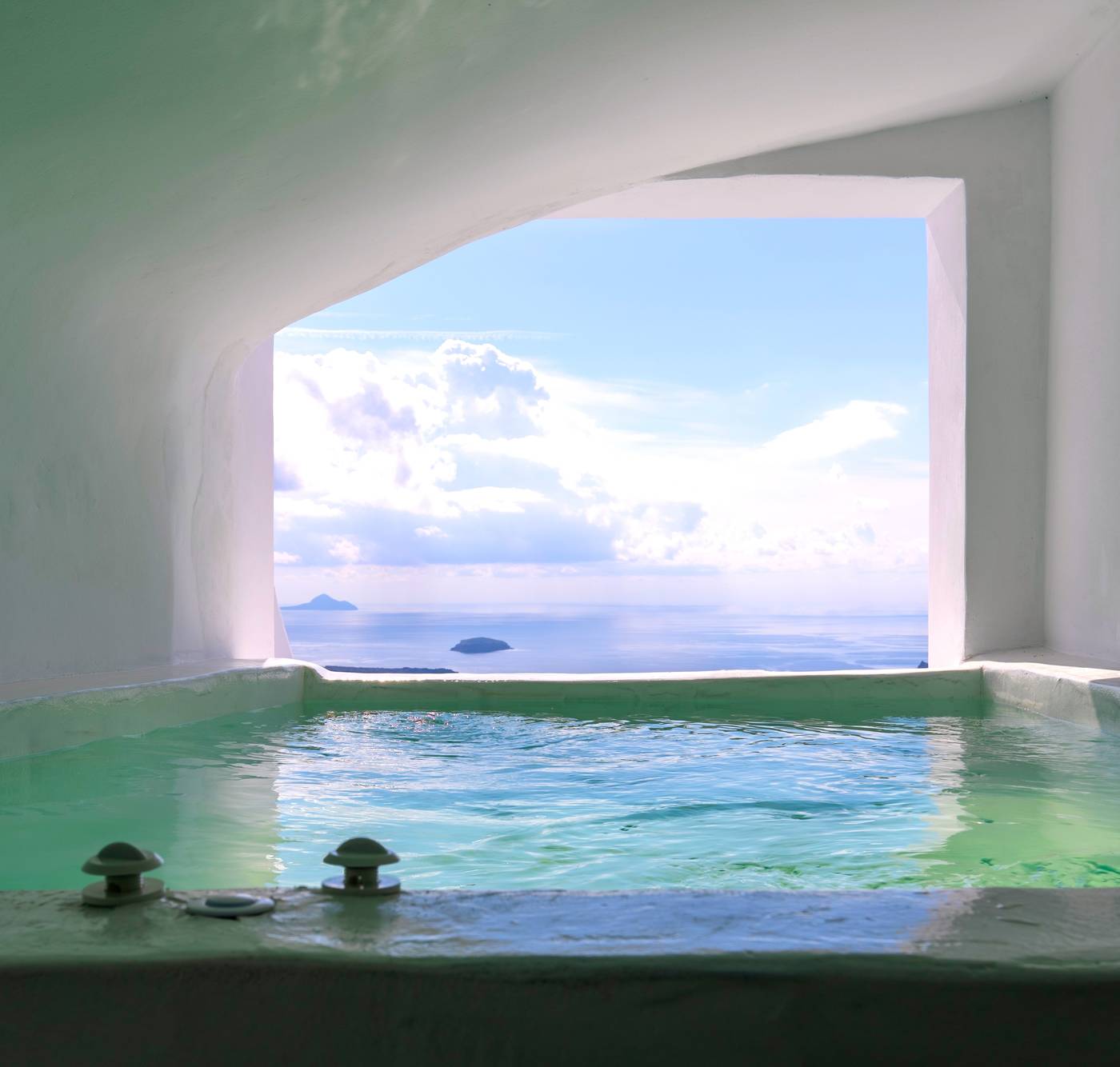 Heaven-s-Edge-Room-49