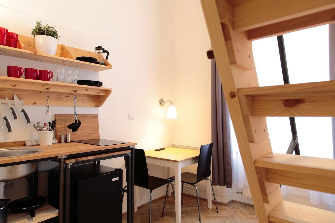 Maverick-Apartments---Vintage-Doubles-Room-11