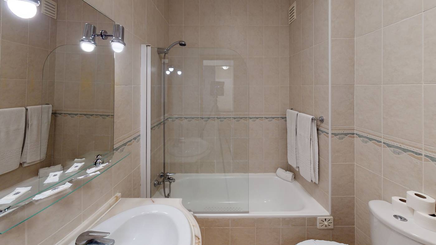 Real-Lota-Room-39