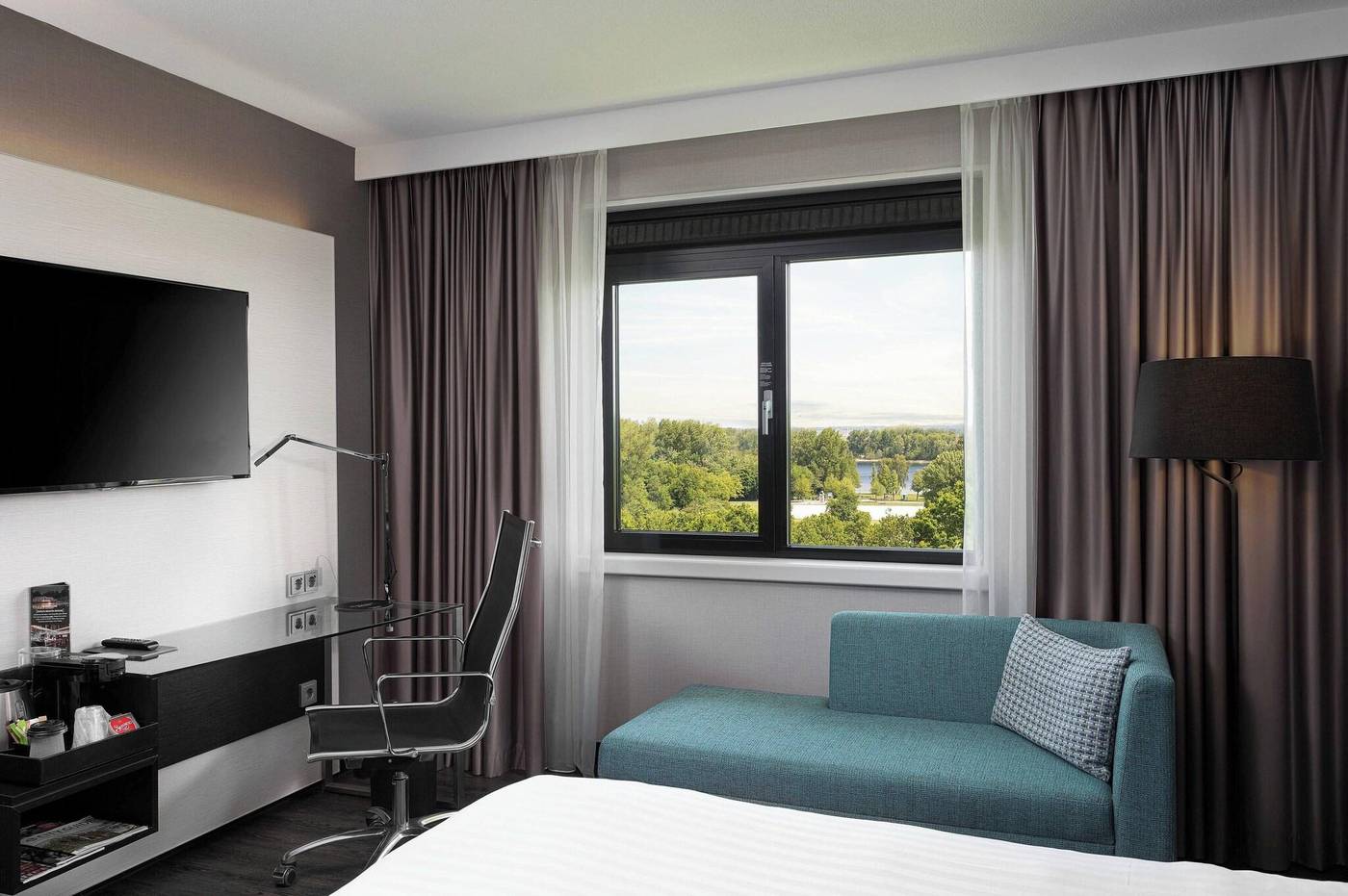 Courtyard-Amsterdam-Airport-Room-27