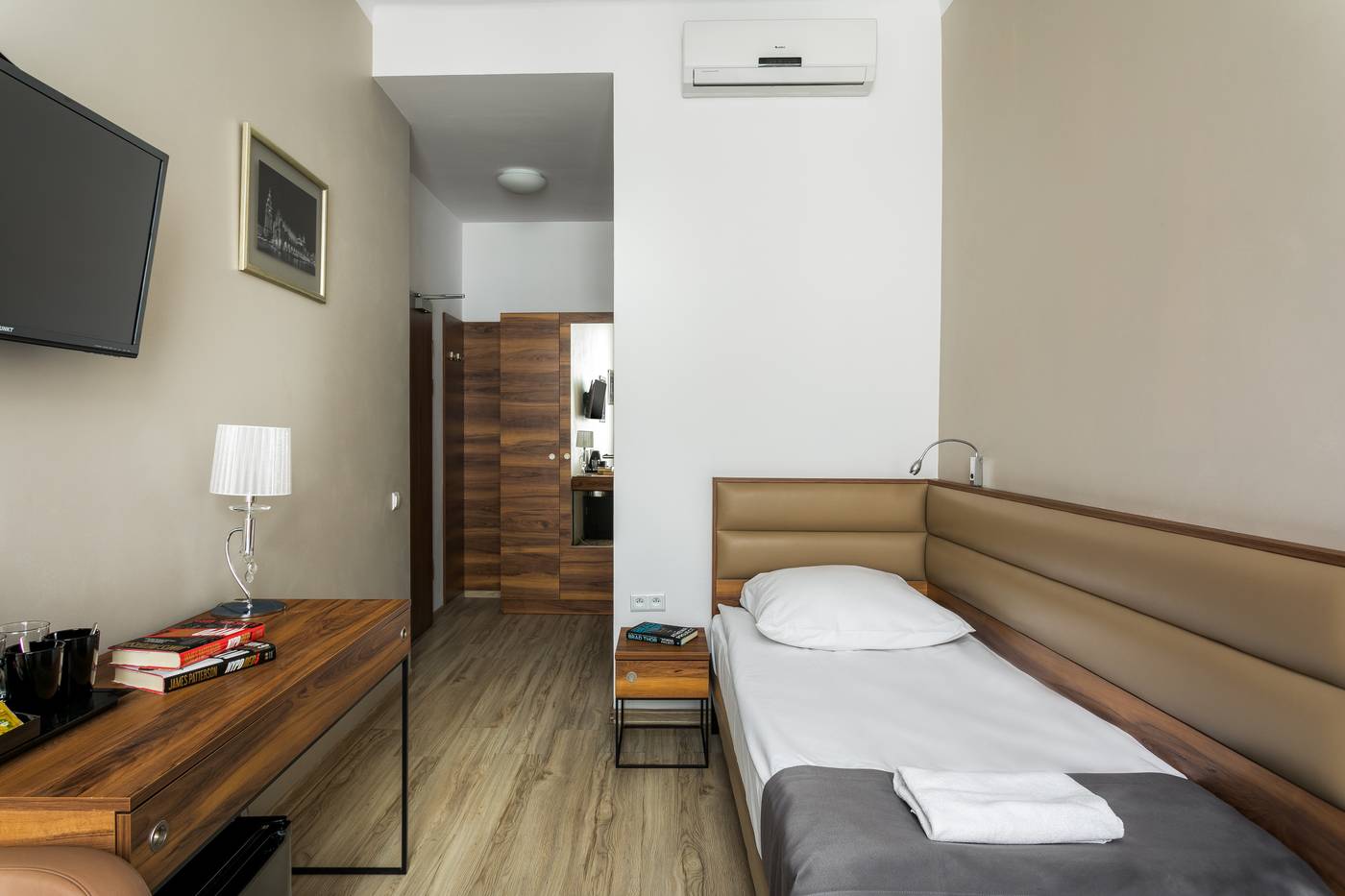 G12-Aparthotel-Room-3