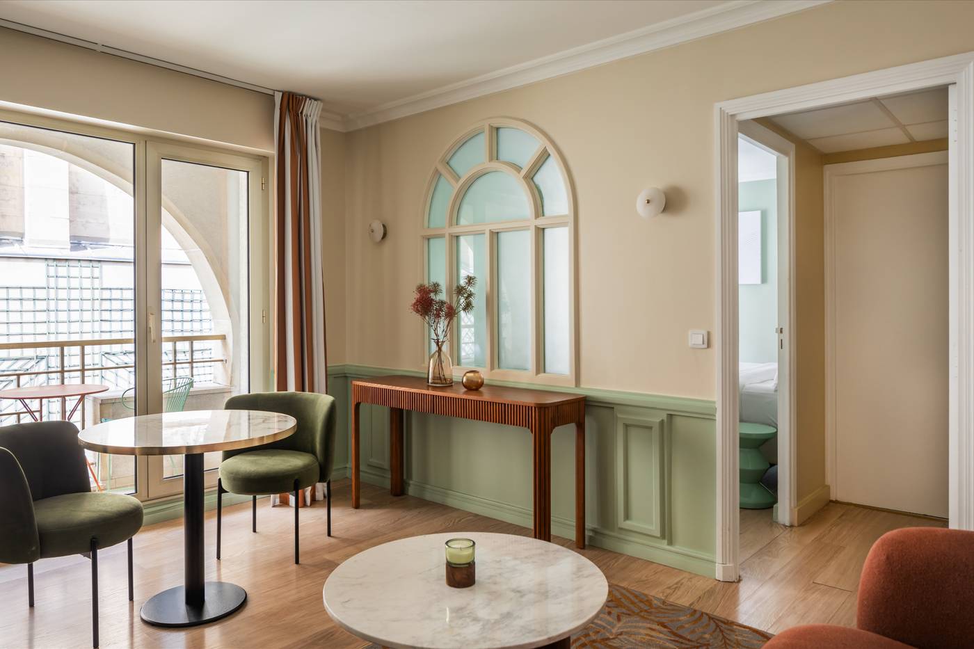 Royal-Garden-Champs-Elysees-Room-11