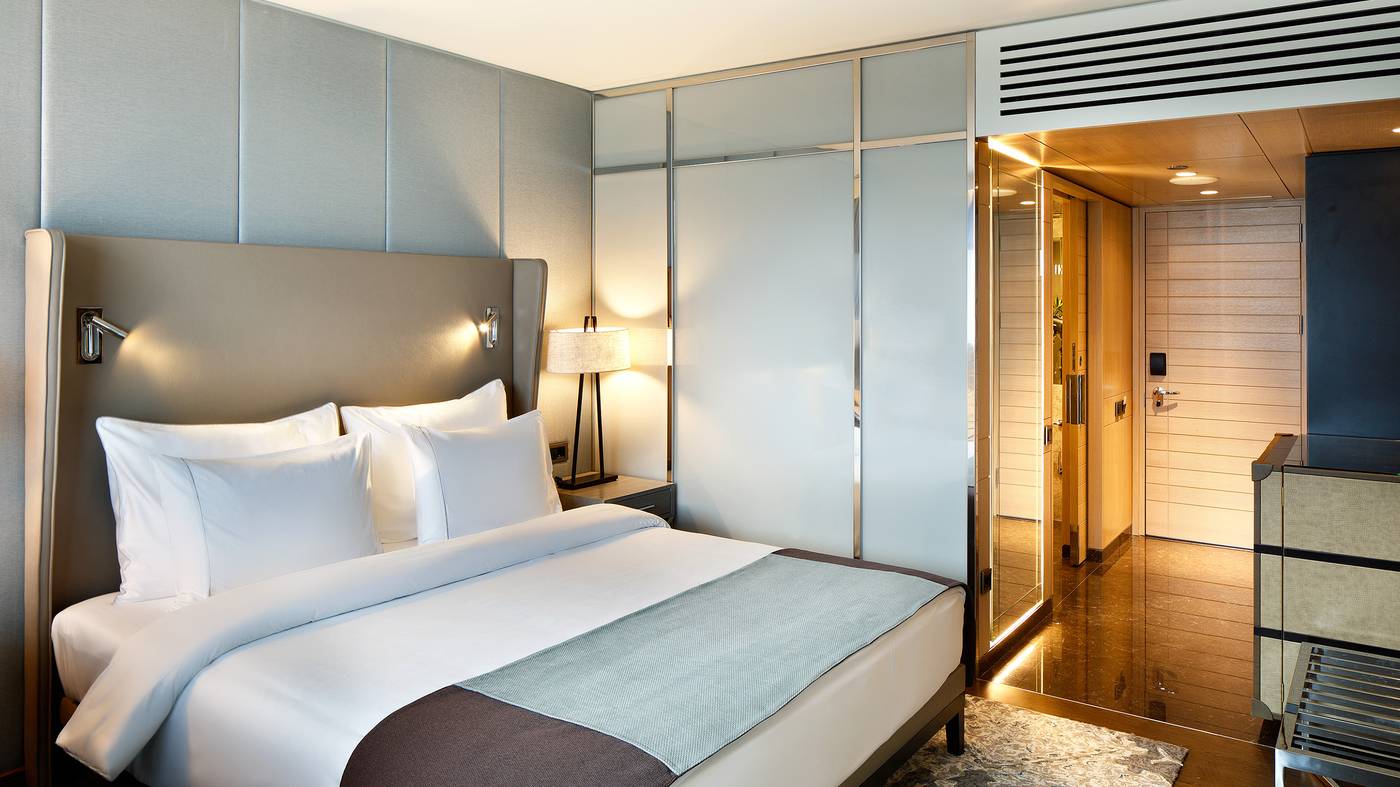 The-Marmara-Taksim---Istanbul-Room-17