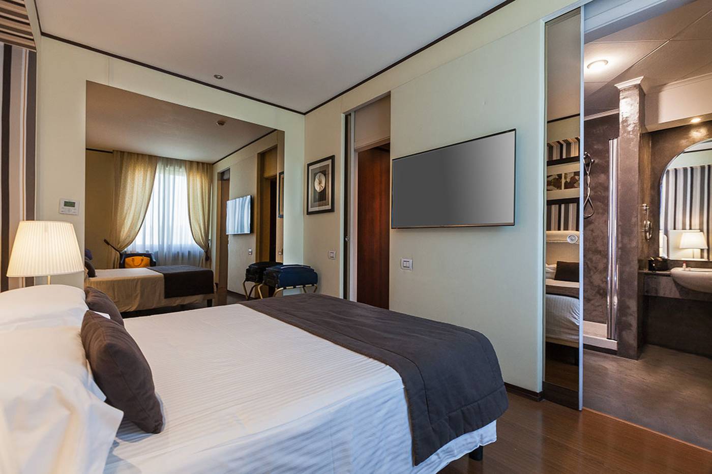 TH-Roma---Carpegna-Palace-Room-17